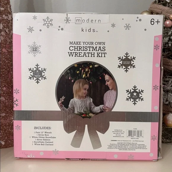 Xmas Wreath Kit for Sadie + Pampers Swaddlers 360 Diapers for Kade @sweetthangtn - Picture 2 of 4